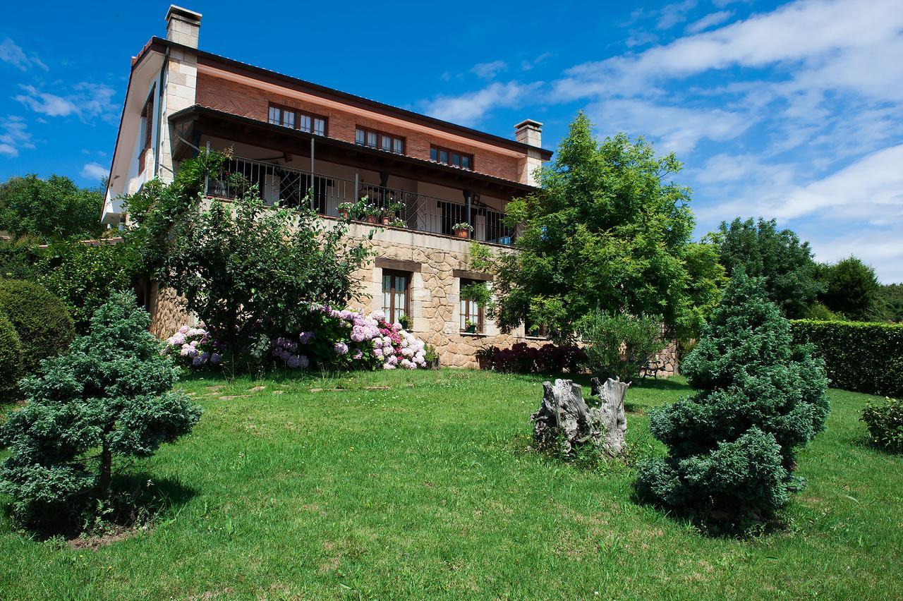 Posada Las Torres Hotel Yuso Exterior photo